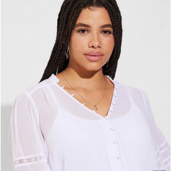 Torrid Chiffon Blouse in White with Eyelet Embroidery. Size 1X. - Picture 3 of 8